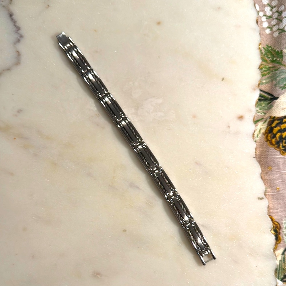 Stainless steel wrist chain